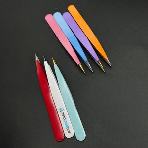 Pince à épiler professionnelle en acier inoxydable à pointe inclinée, logo gravé personnalisé imprimé au laser pour l'épilation, la beauté et les cosmétiques - Product Image 3