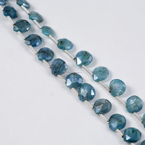 Cuentas en forma de corazón facetadas de cianita real con estilo, hebra de piedras preciosas naturales azules para joyería hermosa, alguien especial - Product Image 1