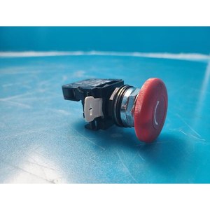 Bloc de contact à bouton-poussoir Eaton E22B1, utilisé comme pièce détachée pour équipement semi-conducteur d'époque - Product Image 6