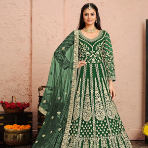 Traje Anarkali Moderno Bordado y Semisellado para Bodas y Diwali - Product Image 1