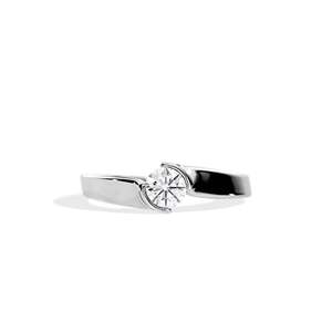 Bague de fiançailles minimaliste en diamant rond taille brillant, sertie clos, en argent 925, bijoux fins pour femme - Product Image 1