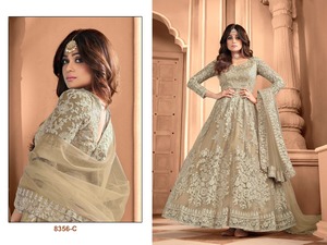 Vestido Anarkali de Tela Pesada con Bordado y Cordón para Bodas y Fiestas, Disponible a un Precio Accesible - Product Image 2