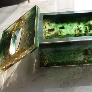 Boîte à mouchoirs en résine artisanale indienne pour la maison, l'hôtel et le restaurant avec boîte à mouchoirs de couleur personnalisée en provenance d'Inde - Product Image 2