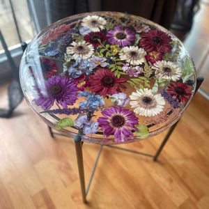 Mesa auxiliar de resina, mesa de centro hecha de resina epoxi con flores secas naturales, transparente multicolor - Product Image 1