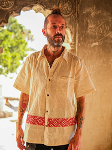 Camisa de Manga Corta de Algodón Khadi Tejida a Mano para Hombre con Borde Tribal Geométrico Rojo Tradicional, Camisa Casual de Verano con Botones - Product Image 4