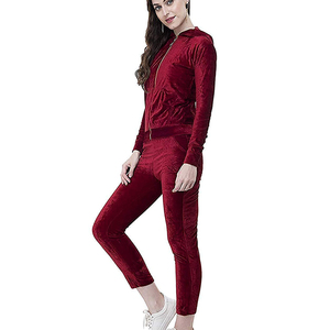 Survêtement à capuche en velours rouge pour femme, manches longues, fermeture éclair sur le devant, couleur unie, tenue décontractée d'hiver avec poches latérales à la cheville - Product Image 4