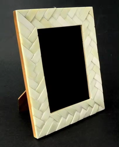 Marco de Fotos Moderno de Resina, Diseño Rectangular con Rayas Diagonales, Decoración del Hogar Hecha a Mano, Marco de Fotos Personalizado para Mesa Vertical - Product Image 4