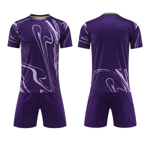 Conjunto de Camiseta de Fútbol Unisex Verde Sublimada 100% Poliéster, Corte Ajustado, Manga Corta, Absorbe la Humedad, Transpirable, Ropa Deportiva - Product Image 4