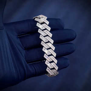 Pulsera de Eslabones Cubanos de Plata 925 con Diamantes de Moissanita de Alta Calidad de Diseño Especial de 10 mm, Estilo Hip Hop, Bañada en Rodio, con Certificado, Ideal para Regalo - Product Image 3