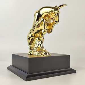 Tùy chỉnh Matador chiến thắng Trophy bullfighting pose điêu khắc giải thưởng cho nhà vô địch Tây Ban Nha phong cách kim loại Craft với <span class=keywords><strong>Red</strong></span> CAPE giọng - Product Image 5