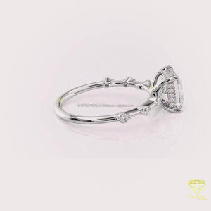 Bague de fiançailles en or blanc taille princesse, solitaire, avec bande d'accentuation en diamant, bague de mariée minimaliste, bague de promesse - Product Image 5