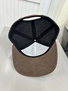 Gorra R 256 de Tela de Gamuza con Visera Plana, Cierre a Presión, Corte Láser, Color Marrón, Diseño y Talla Personalizados, Gorra Estructurada - Product Image 3