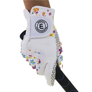 Équipement de pratique sportive en plein air confortable, comprenant des gants de golf avec une adhérence fiable et une conception flexible. - Product Image 4