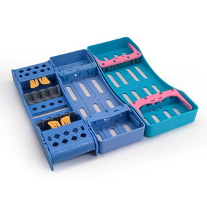 Plateaux à instruments dentaires en plastique coloré avec poignées roses pour le rangement des outils orthodontiques - Product Image 6