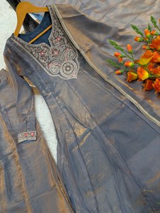 Conjunto de Salwar Kameez Gris Bordado para Mujer con Dupatta, Corte Holgado, Ropa Casual Tradicional India y Pakistaní, Tela de Poliéster - Product Image 6