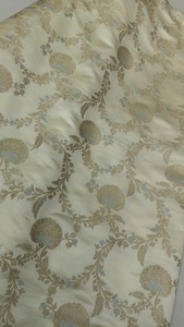Tissu brocart de soie Meenakari floral teignable, jacquard tissé Zari doré, pour textile de maison, poids moyen - Product Image 3