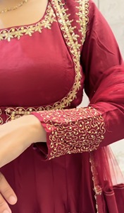 Vestido Maxi Anarkali de Algodón Romano Pesado para Fiesta con Bordado de Lentejuelas, Koti, Dupatta de Cuatro Metros con Vuelo y Conjunto Palazzo - Product Image 4