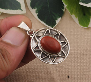 Colgante de Plata de Ley 925 con Jaspe Rojo Natural Chapado en Platino Estilo Vintage, Amuleto de Corazón con Gema, Joyería al por Mayor, Precio de Fábrica - Product Image 4