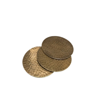 Ensemble de 4 sous-verres en laiton martelé faits à la main, décoration de table de luxe, sous-verres ronds en métal doré, fournisseur en gros pour restaurant, café - Product Image 1