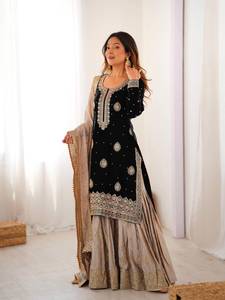 Ensemble Kurta Premium avec Gharara Évasée et Détails Miroir, Tenue Traditionnelle Indienne pour Femmes, Idéal pour les Occasions Spéciales, avec Dupatta en Organza - Product Image 2