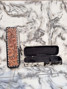 Nouvel Arrivage : Étui de Voyage en Cuir Repoussé à la Main Résistant à la Chaleur avec Poil de Bovin, Idéal pour Lisseur et Outils Capillaires – Organisateur Parfait - Product Image 6