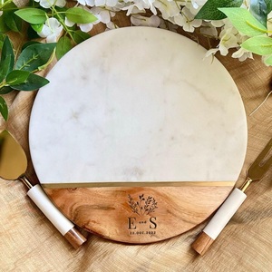 Tabla de Quesos Personalizada de Mármol y Madera de Acacia con Juego de Cuchillos para Queso de Acero Inoxidable Dorado, Plato Premium para Servir Charcutería - Product Image 2
