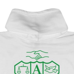 Sudadera con Capucha AKA Crest de Renombre Mundial, Blanca con Bordado Verde, Sudadera con Capucha Personalizada con Letras Griegas - Product Image 5