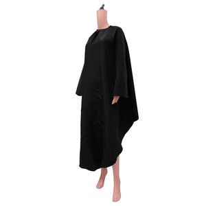 Capes de Barbier Modernes et Élégantes Anti-Plis Qualité Supérieure Réutilisables pour Adultes – Tendance Actuelle - Product Image 2