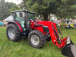 รถแทรกเตอร์ Massey Ferguson 5711 4WD 110 แรงม้า ประสิทธิภาพสูง พร้อมระบบเกียร์ขับเคลื่อนด้วยเครื่องยนต์ Deutz และชุดเกียร์พร้อมปั๊ม - Product Image 6