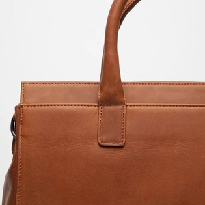 Porte-documents exécutif en cuir marron pour hommes avec fermeture à rabat, compartiment spacieux pour ordinateur portable, sac de bureau professionnel haut de gamme - Product Image 4
