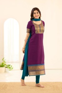 Maroon Cotton <b>Kurti</b> With Green And Black Dupatta Traditional <b>Indian</b> Pakistani Women's Casual Wear Knee-Length Regular Fit - Product Image 2