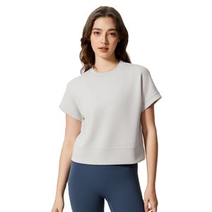 Ventes en gros B2B de hauts à col rond pour femmes, options unies et imprimées, hauts à col rond respirants pour femmes, vente en gros de t-shirts personnalisables - Product Image 3