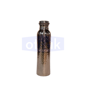 Bouteille d'eau en cuivre martelé écologique et rechargeable avec couvercle sécurisé – Flasque élégante et portable pour les voyages, la salle de sport, le bureau et les cadeaux - Product Image 4