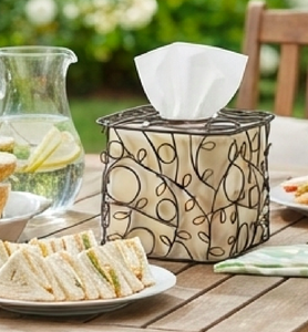 Porta pañuelos de metal con diseño floral, independiente, perfecto para uso doméstico, hotelero y en restaurantes. - Product Image 4