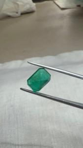 Émeraude naturelle zambienne de 3,09 carats, taille émeraude, pierre précieuse vert foncé, facettée, pour la fabrication de bijoux fins - Product Image 2