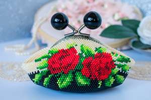 Handmade Beaded Coin <b>Purse</b> with Clasp - <b>Red</b> Roses Floral Design - - Product Image 4
