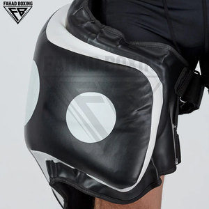 Protection cuisses en cuir durable avec logo personnalisé – Équipement de protection pour le kickboxing – Couleur noire – Tendance – Protection thaïlandaise pour la boxe - Product Image 3