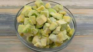 International Standard Best Price Vietnam Factory Tasty Top Selling IQF Frozen Avocado Pieces Packed in 5kg <b>Bag</b> - Product Image 6