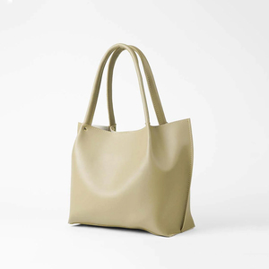 Sac fourre-tout en cuir véritable vintage sur mesure pour femmes avec deux sangles, style automne, imperméable et thermique - Product Image 2