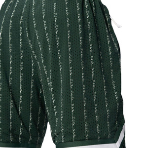 Shorts de basket-ball en maille vert foncé pour hommes, shorts de sport athlétiques avec bordure contrastée et cordon de serrage, streetwear - Product Image 3