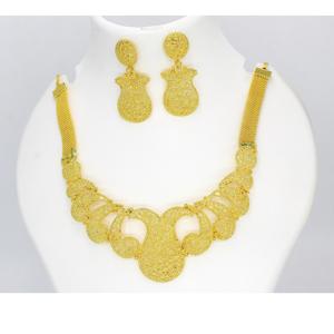 Parure de bijoux collier avec boucles d'oreilles en laiton plaqué or pur parure de bijoux collier design haute qualité Émirats arabes unis Dubaï - Product Image 3