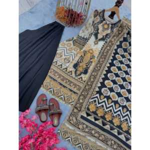 Ensemble haut en soie Plazzo Dupatta pour femmes styliste - Product Image 4