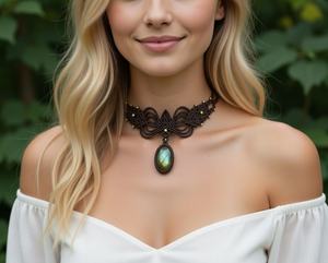 สร้อยคอทรงกลมทำจากไม้ไผ่ถักแบบมาคราเม่สไตล์คลาสสิกประดับพลอยสีฟ้าระยิบระยับ บริษัทมังกัลเมย์ คอร์ปอเรชั่น ขายส่งเครื่องประดับ - Product Image 2