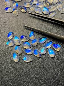 มูนสโตนสีขาวรุ้งทรงลูกแพร์แบบคาโบชอง  พร้อมแสงสีฟ้า  ขนาด 6x4 มม. ถึง 8x10 มม. สำหรับทำเครื่องประดับ - Product Image 2