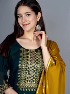 Ensemble Kurta Palazzo Dupatta en Rayonne Vert Moutarde Brodé pour Femme, Coupe Droite, Longueur Genou, Tenue Décontractée, Séchage Rapide, Style Indien et Pakistanais - Product Image 4