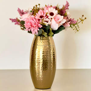 Vase à fleurs en laiton fabriqué à la main avec finition texturée martelée Vase en métal décoratif pour salon et table à manger - Product Image 1