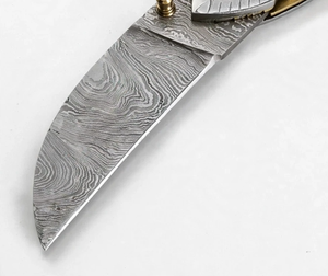 Couteau pliant décoratif argenté avec lame à motifs et décoration texturée pour équipement de camping et coffret cadeau pour collectionneur - Product Image 6
