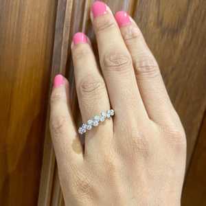 Bague demi-éternité en or massif 14 carats avec diamants ronds de laboratoire pour femme, cadeau d'anniversaire pour partenaires - Product Image 3