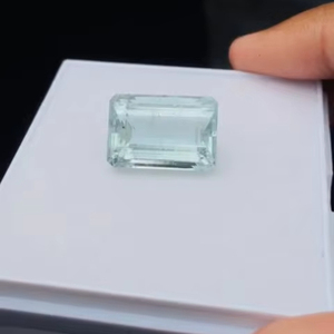 Aguamarina natural tallada en esmeralda de 8.74 quilates, gema de muy alta calidad con un brillo excelente, buen color y una elaboración y pulido perfectos. - Product Image 6