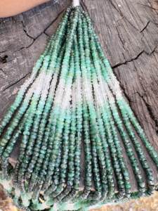 Perles Rondelles Facettées en Émeraude Teintée |   Brins de pierres précieuses ombrées de 3-4,5 mm - Product Image 6